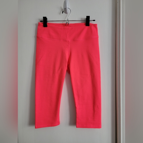 Fabletics Solar Crop Leggings - Picture 2 of 4